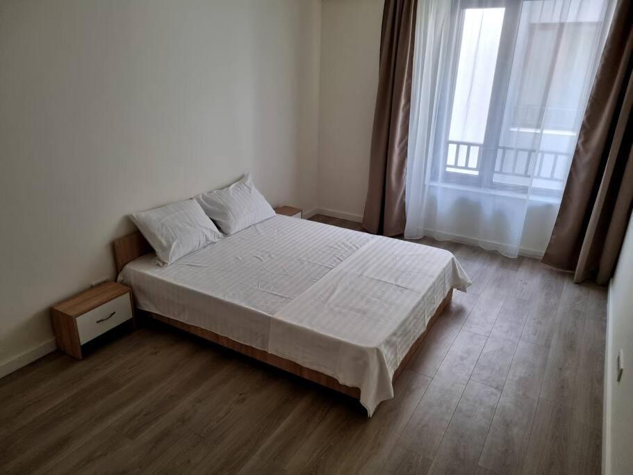 Apartament Cwa 1 Aeroport Otopeni Buitenkant foto